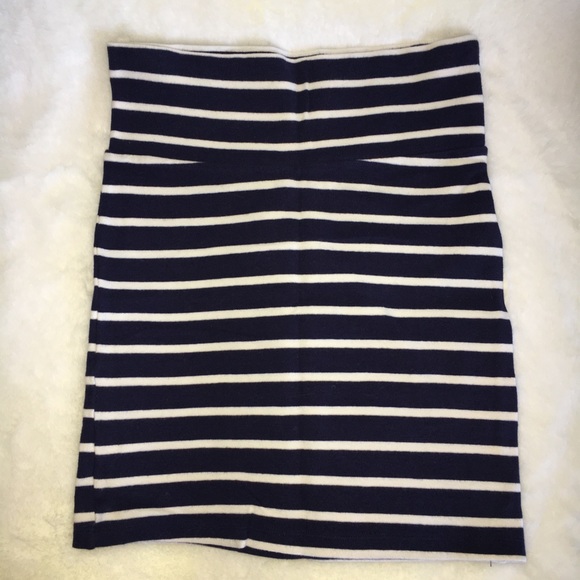 Forever 21 Navy Striped Skirt - Picture 2 of 6
